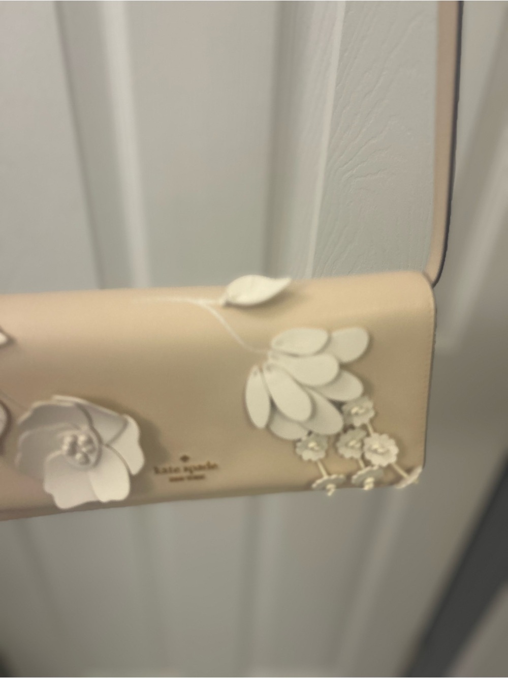 NWOT KATE SPADE floral appliqué crossbody bag. - Picture 5 of 16